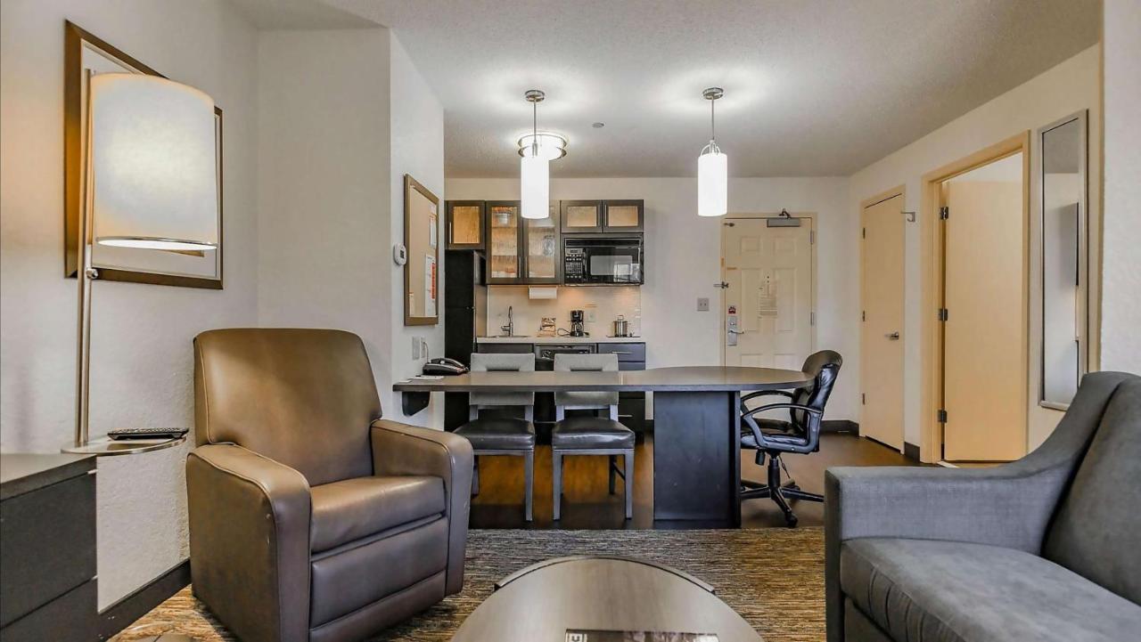 Sonesta Simply Suites Oklahoma City Airport מראה חיצוני תמונה